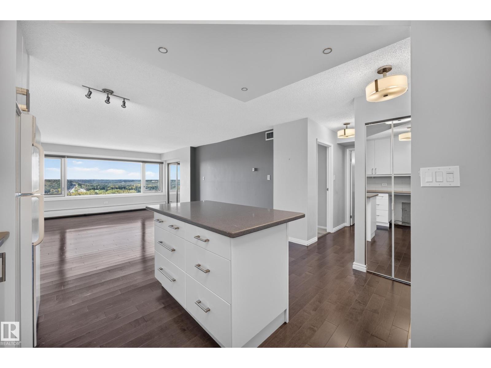 #803 10011 123 ST NW - 8