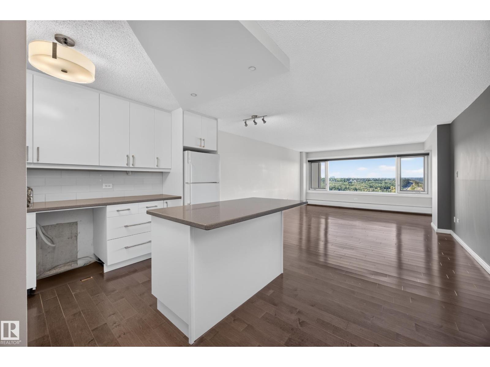 #803 10011 123 ST NW - 7