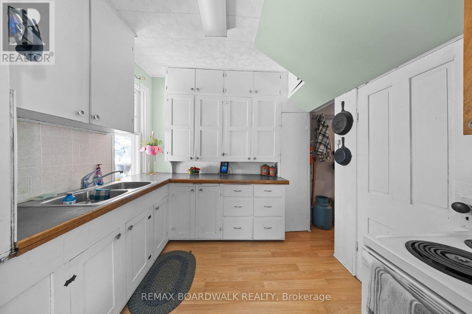 2352 CHURCH STREET - 9