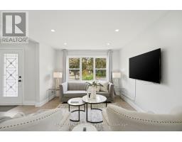 Living room - 89 Darlingside Drive, Toronto, ON M1E3P2 Photo 8