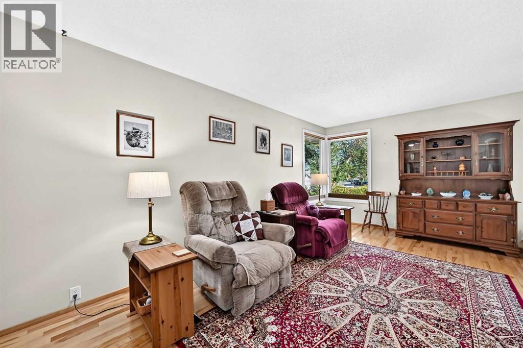 160 Dover Ridge Bay SE, Dover, Calgary photo 4