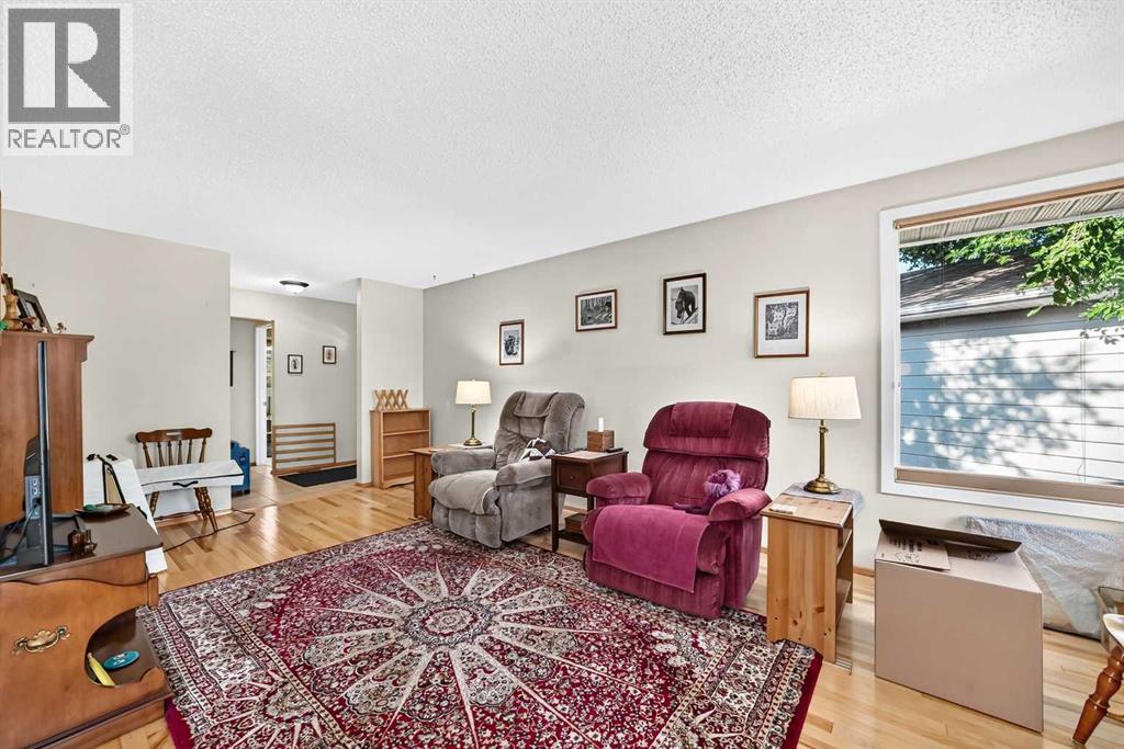 160 Dover Ridge Bay SE, Dover, Calgary photo 5