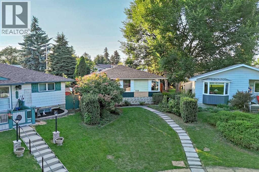 160 Dover Ridge Bay SE, Dover, Calgary photo 2