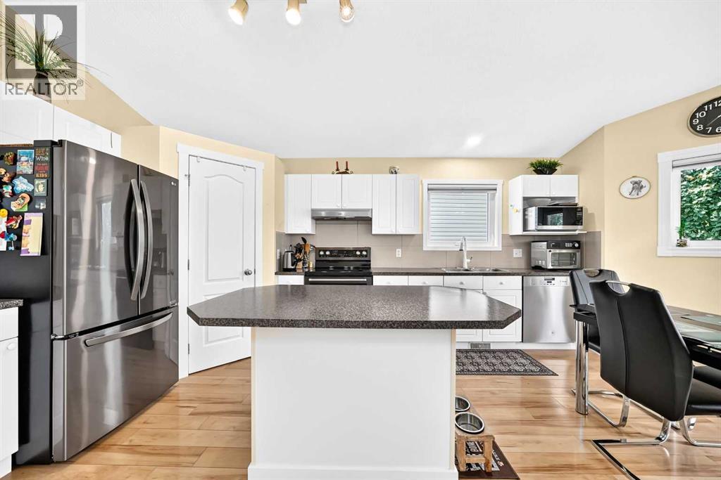 50 Somerside Manor SW, Somerset, Calgary photo 4