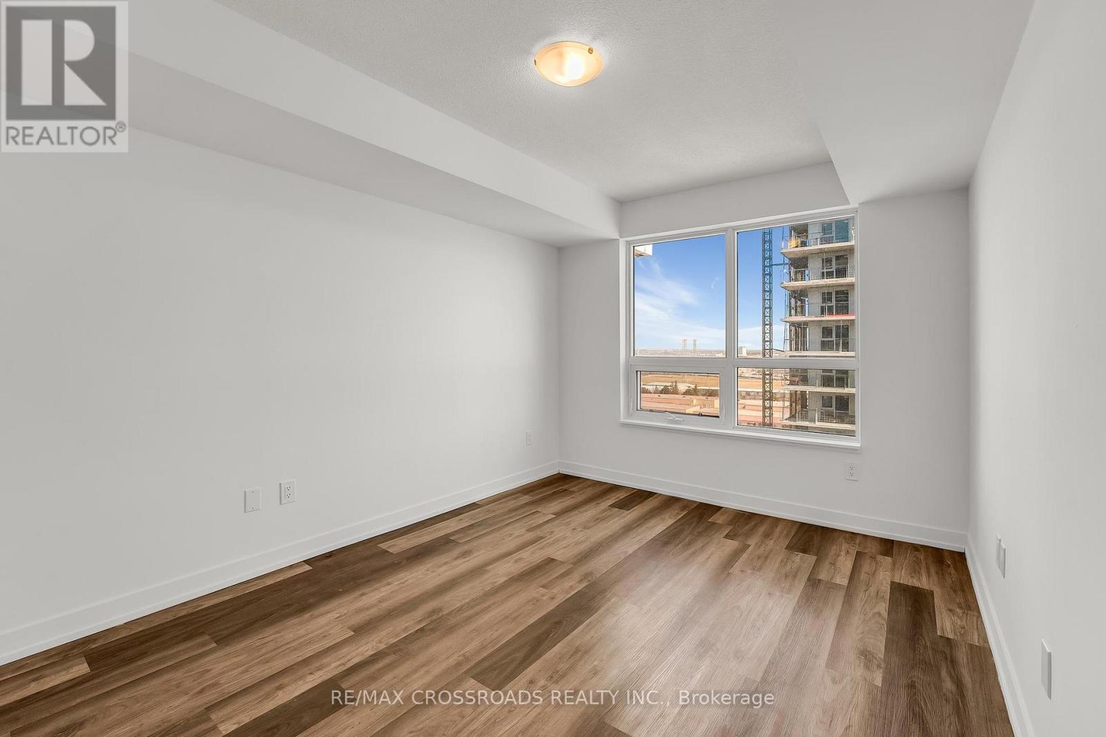 #1411 1480 BAYLY STREET - 31