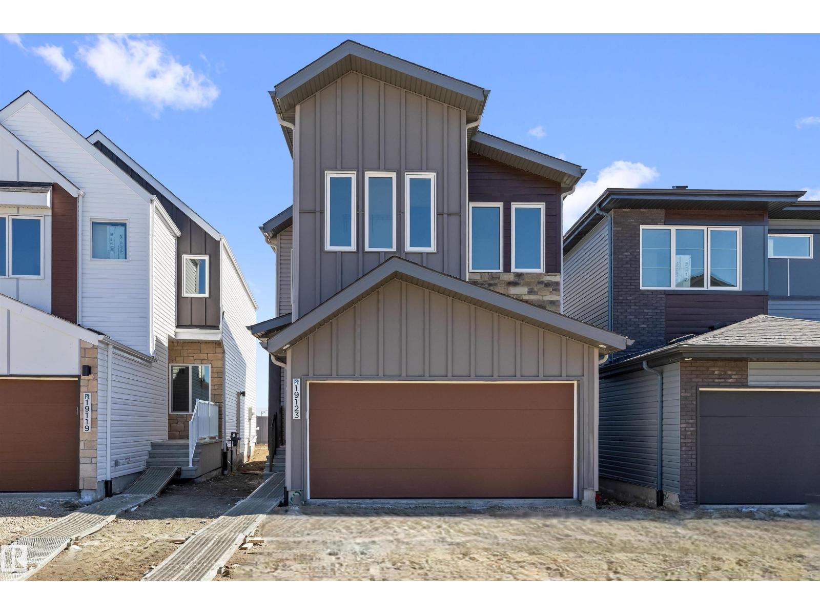 19123 20 AV NW, River's Edge, Edmonton photo 1