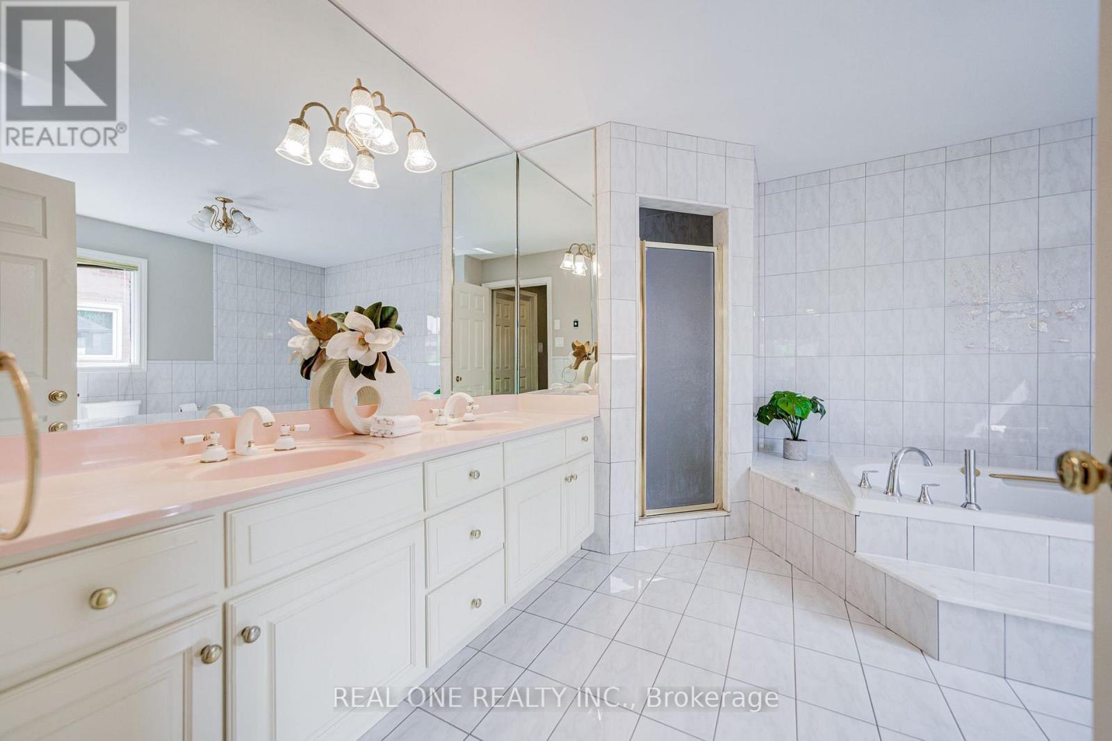 2025 BURBANK DRIVE - Image 37
