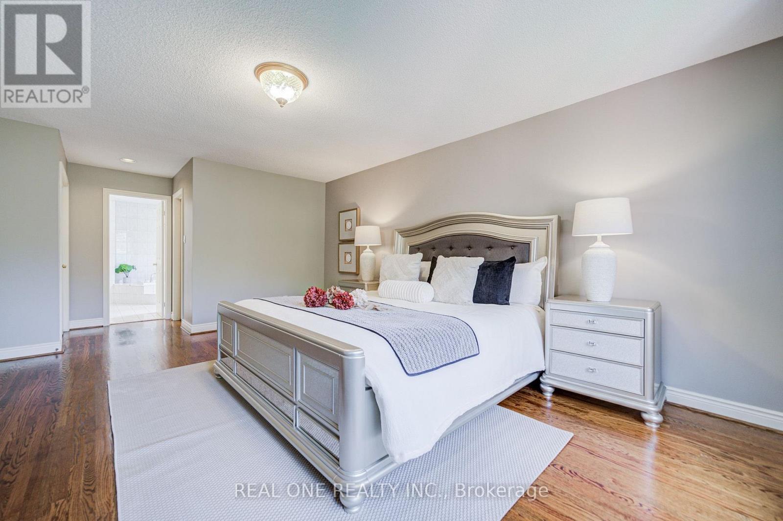 2025 BURBANK DRIVE - 36