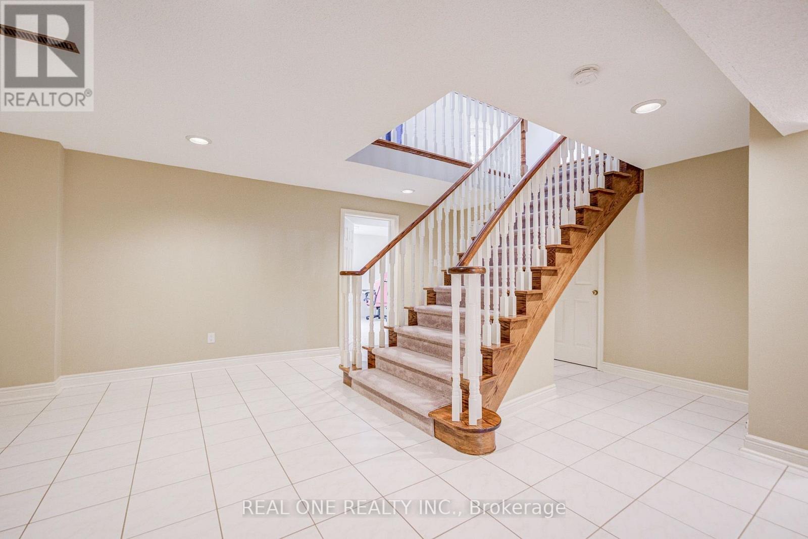 2025 BURBANK DRIVE - Image 39