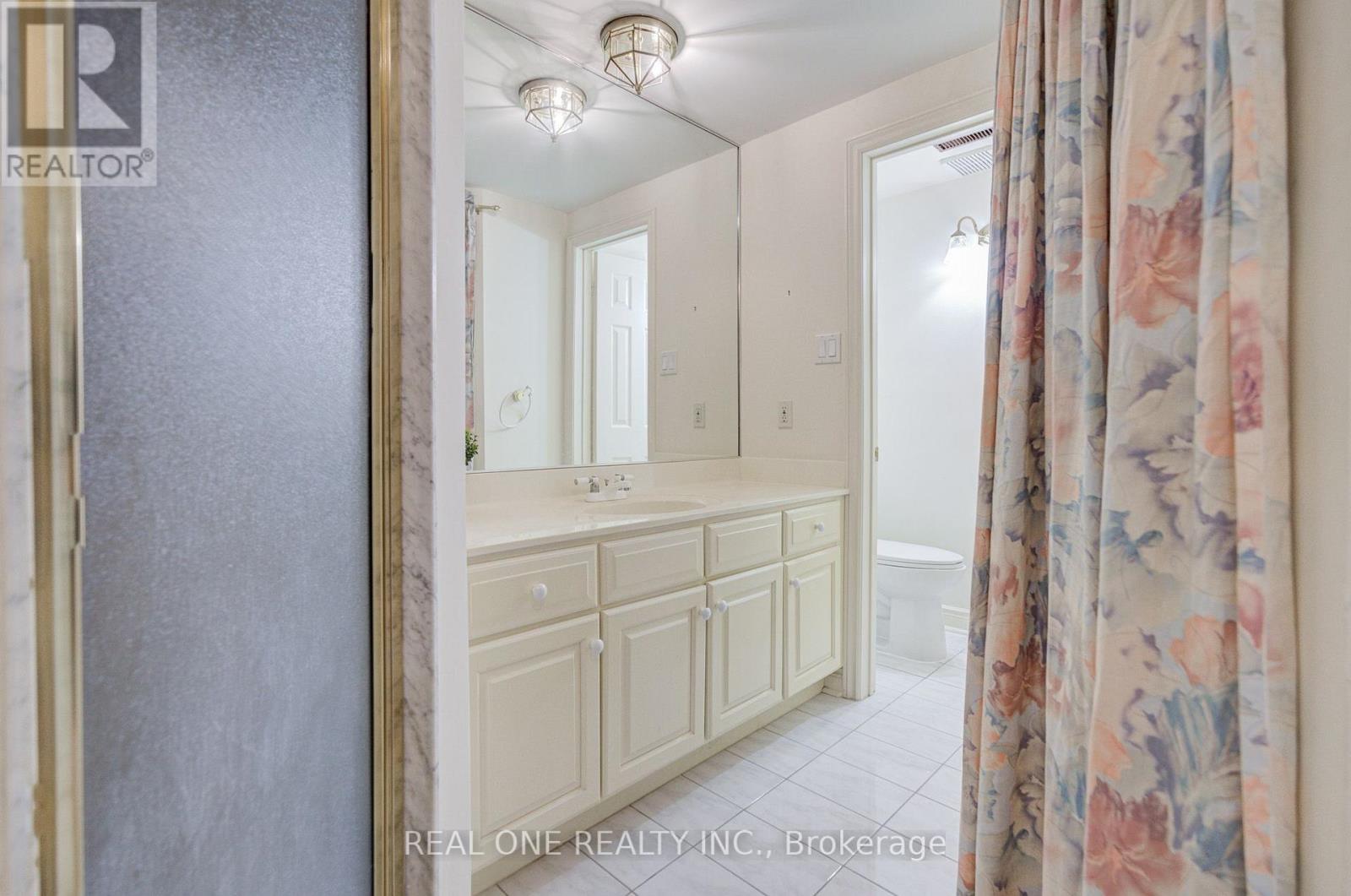 2025 BURBANK DRIVE - 48