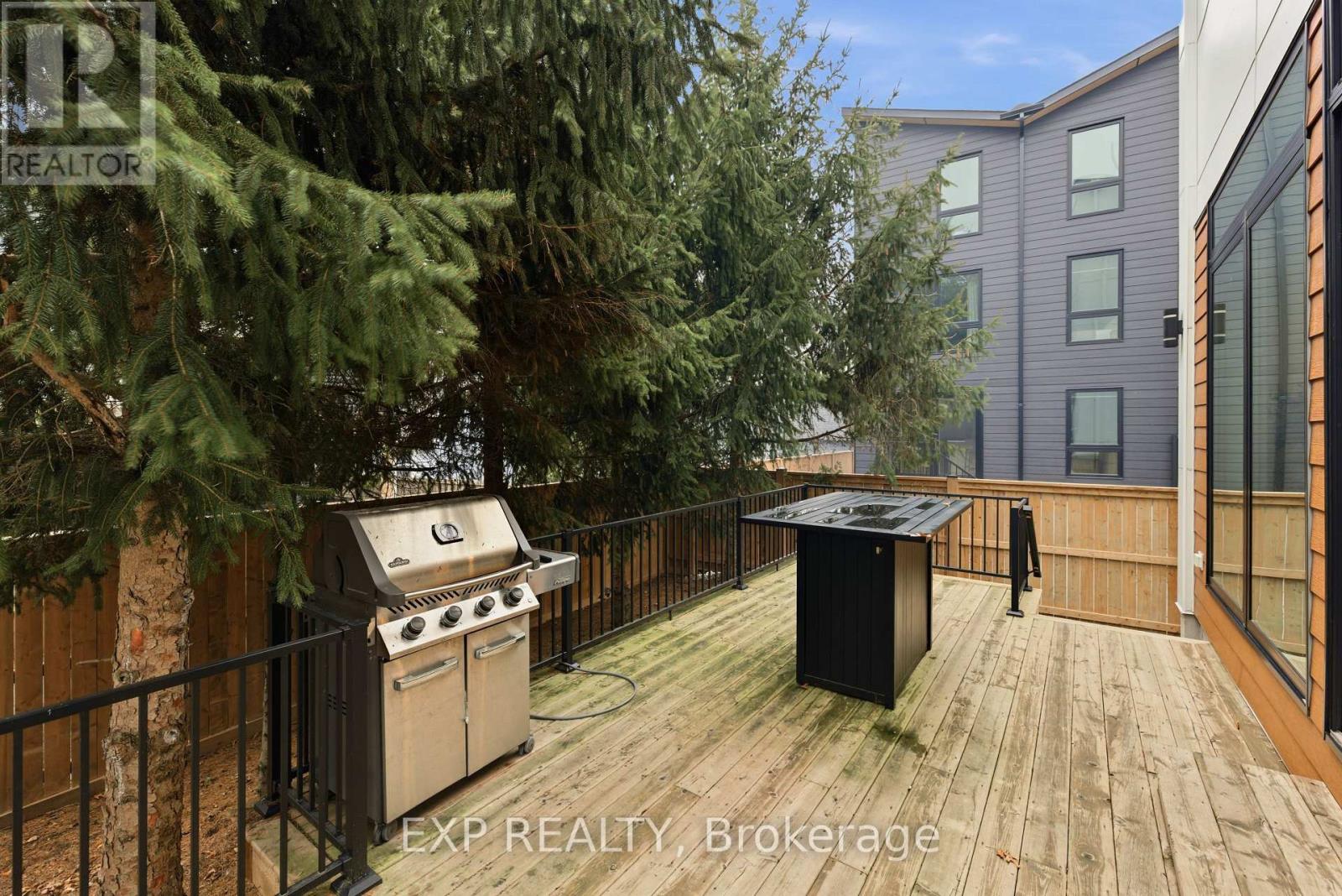 26 HURON STREET - Image 31