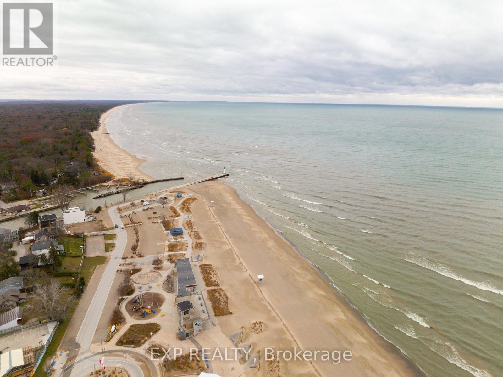 26 HURON STREET - Image 35