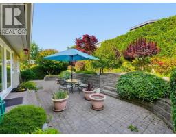 990 Leyland Street, West Vancouver, BC V7T2S4 Photo 7
