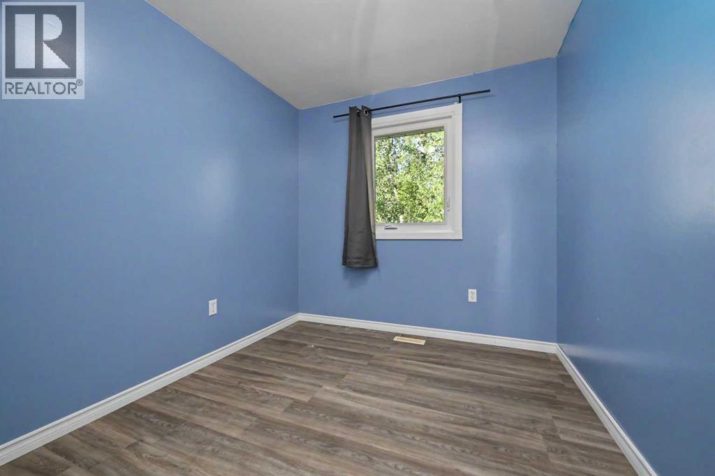 22118 HWY 669 - Image 17