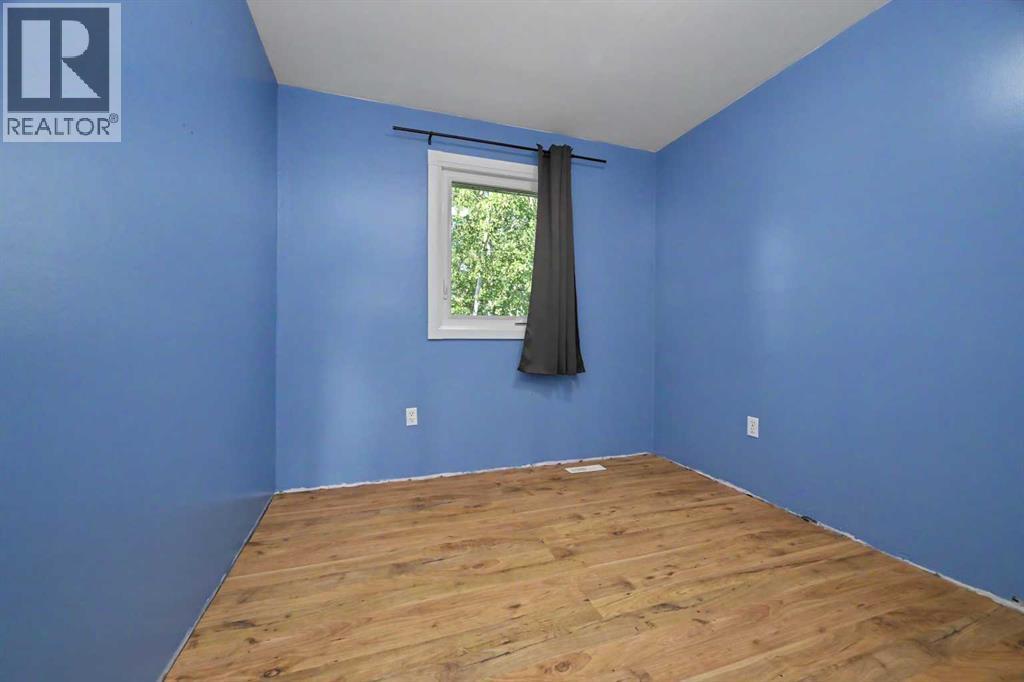 22118 HWY 669 - Image 18