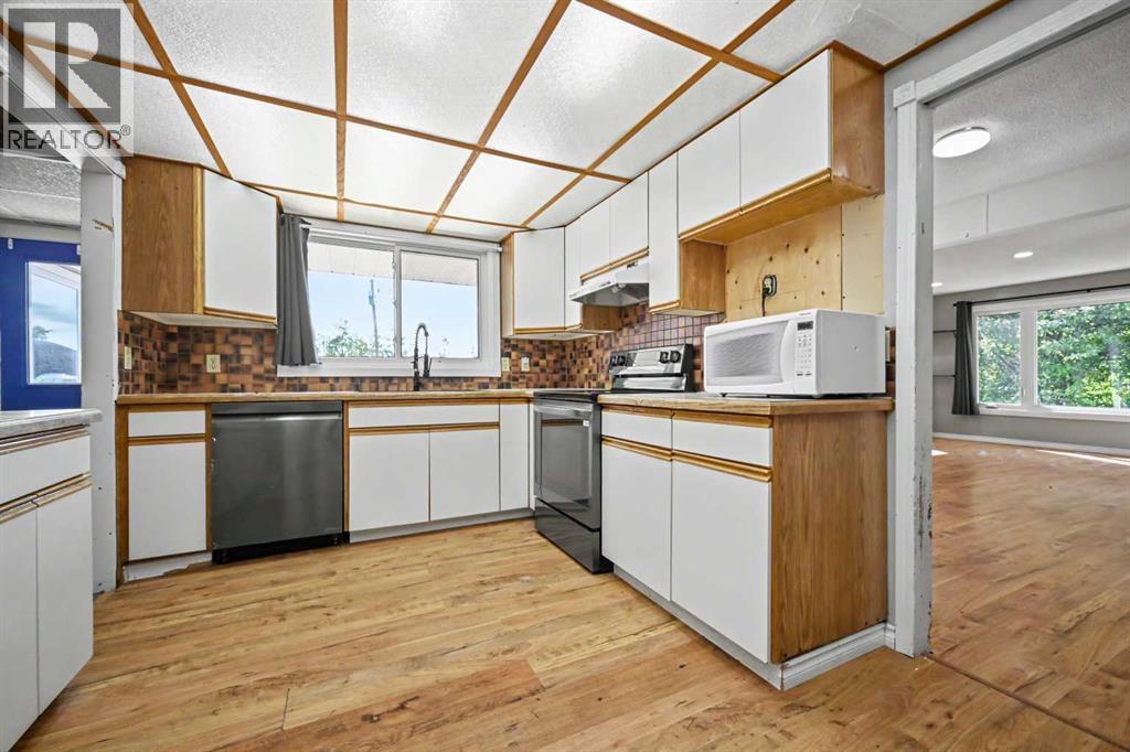 22118 HWY 669 - Image 6