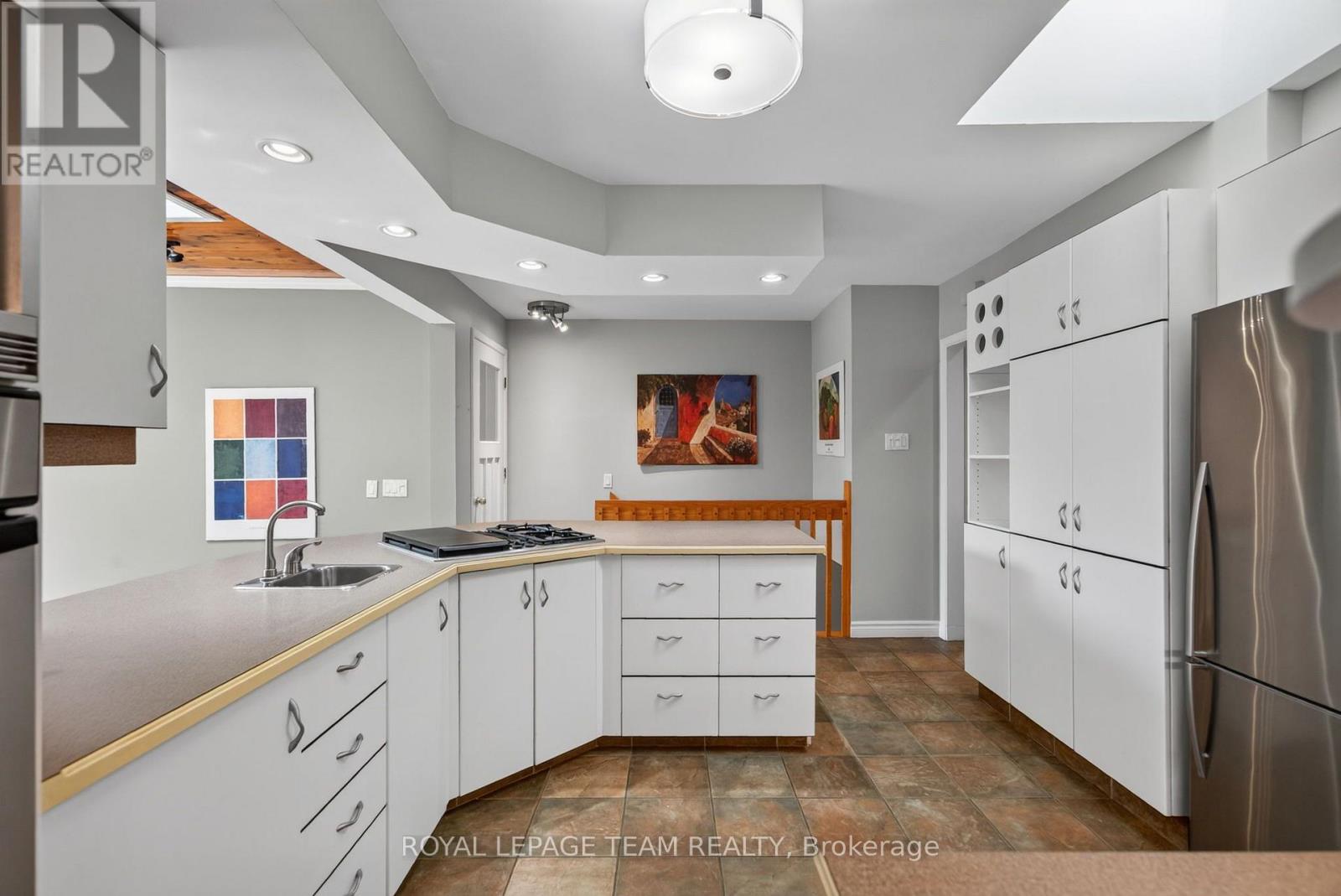 2713 DUPONT STREET - Image 13