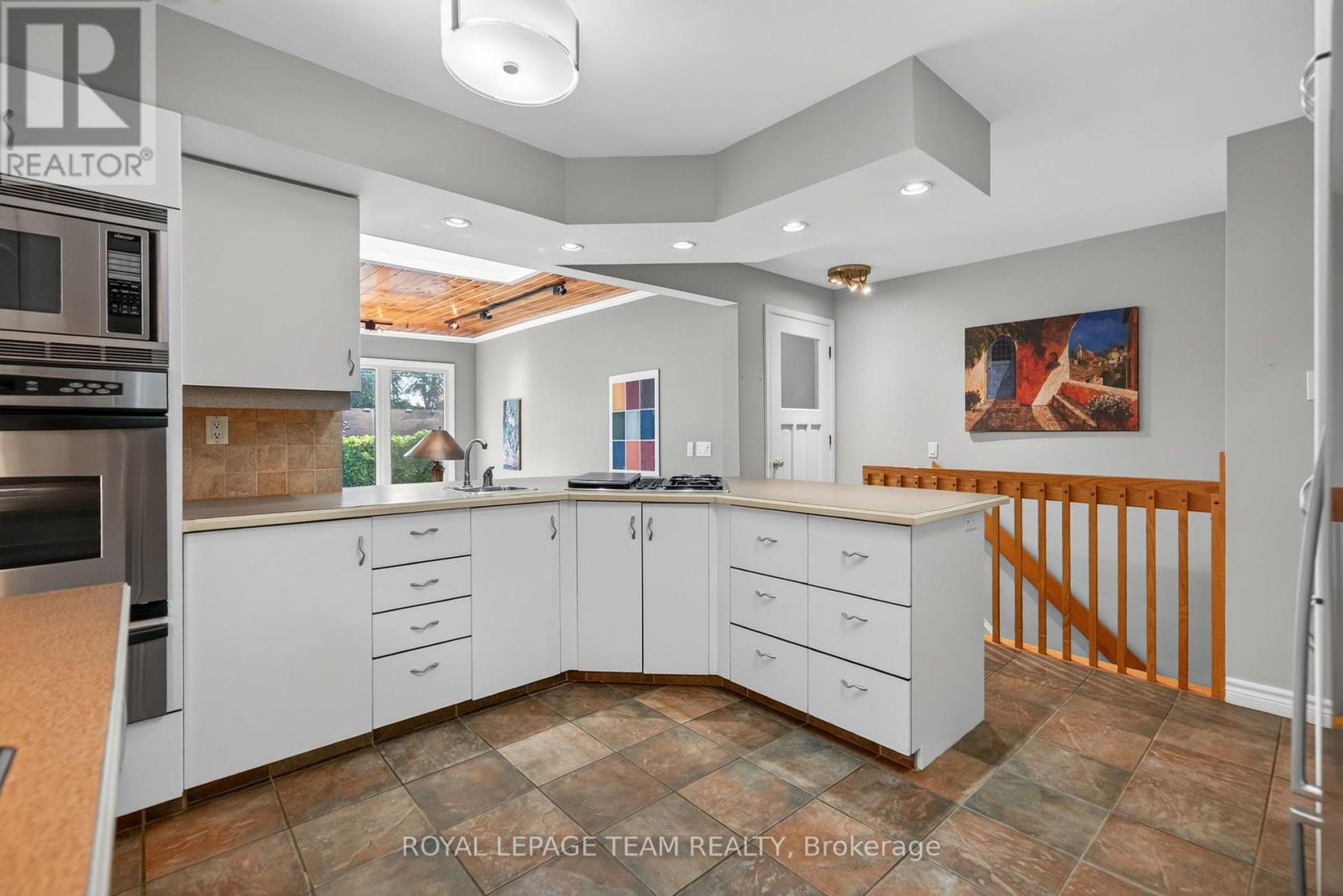2713 DUPONT STREET - Image 14
