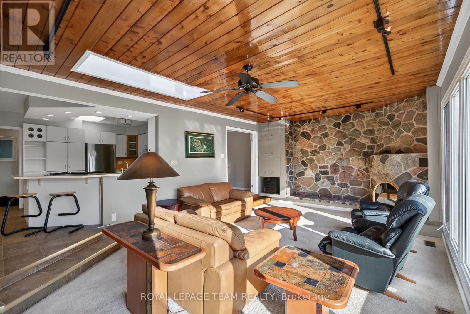 2713 DUPONT STREET - Image 18