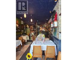 992 St Clair Avenue W, Toronto, ON M6E1A2 Photo 6