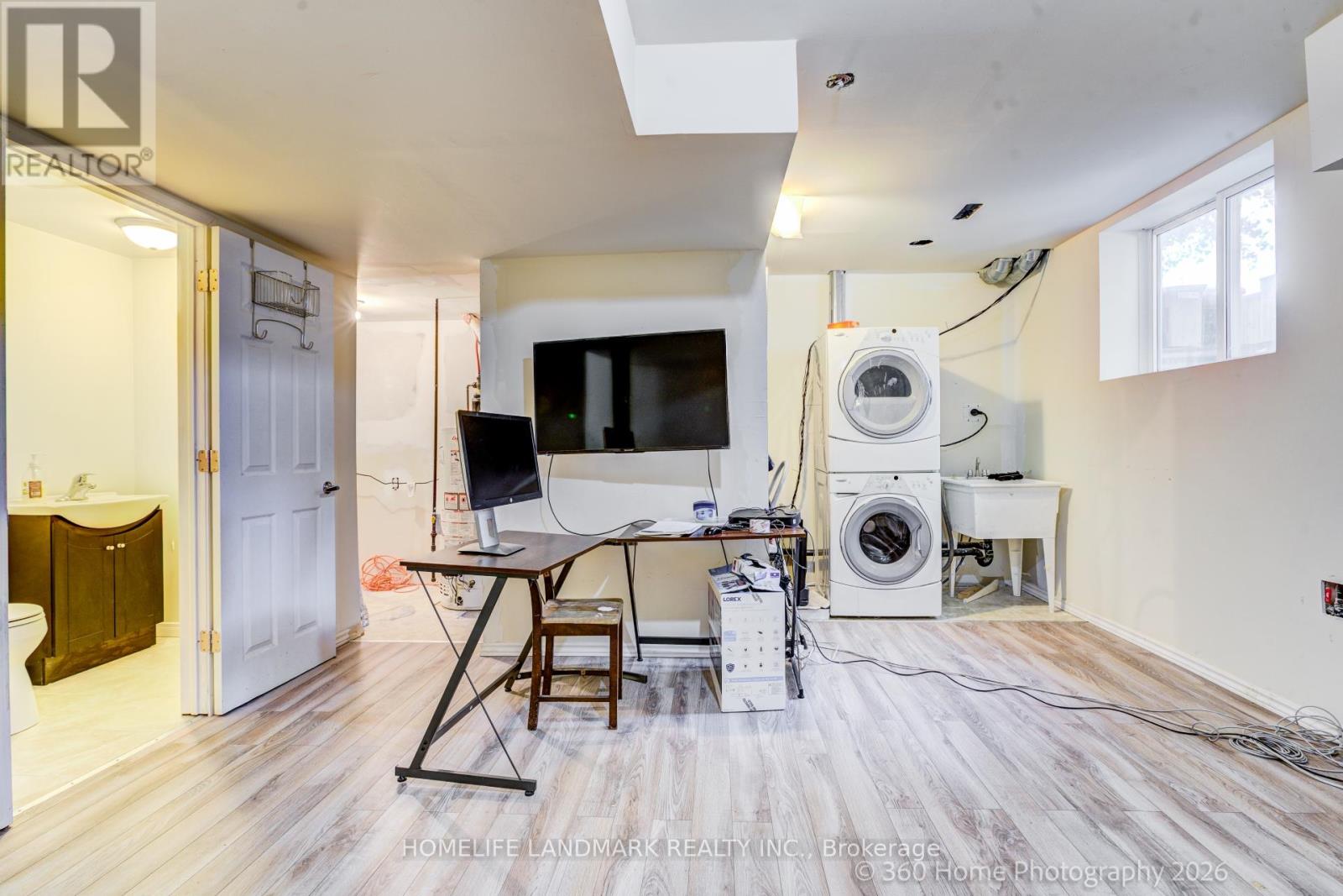 #3 736 KINGSTON ROAD - Image 4