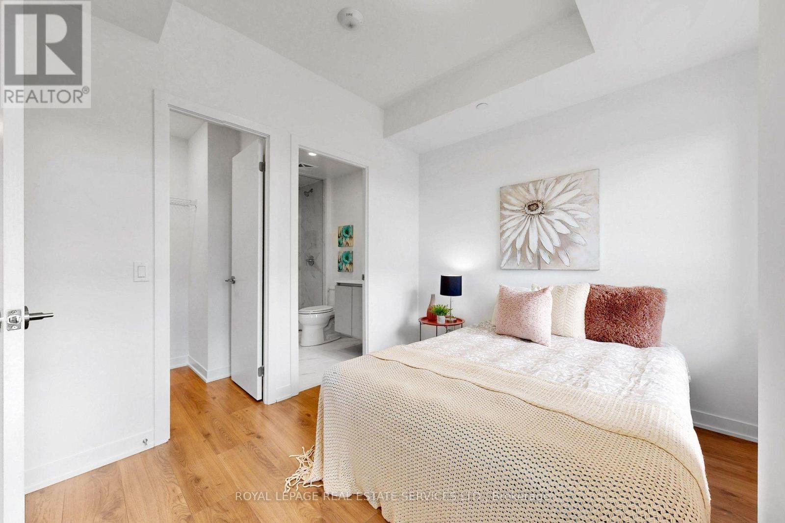 #431 405 DUNDAS STREET W - Image 13