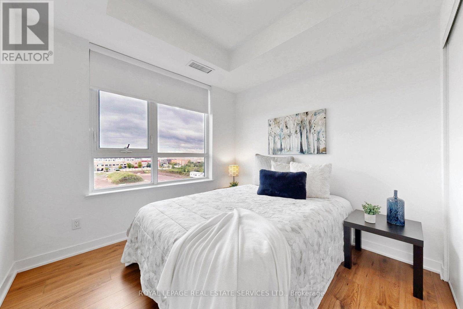 #431 405 DUNDAS STREET W - Image 16