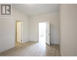 Kitchen - 76 Wentworth Street S, Hamilton, ON L8N2Y9 Photo 10