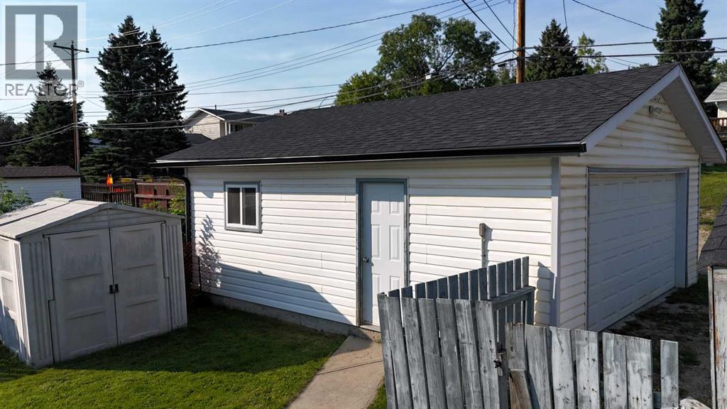 5320 12 Avenue - 13