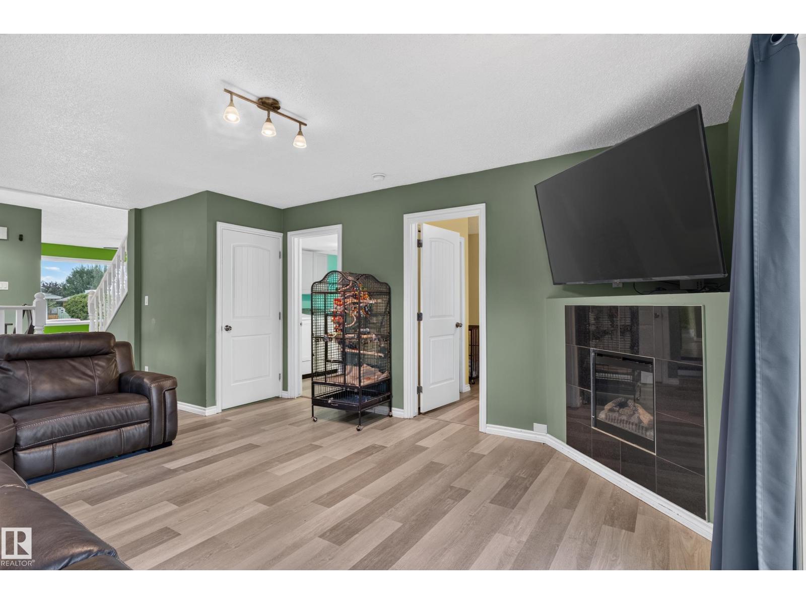 4107 35 ST NW - 5