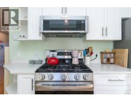 3910 Cedar Hill Cross Rd, Saanich, BC V8P2N2 Photo 15