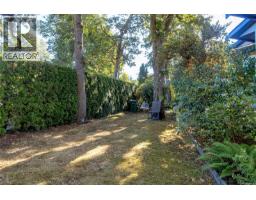 3910 Cedar Hill Cross Rd, Saanich, BC V8P2N2 Photo 31