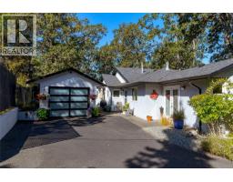 3910 Cedar Hill Cross Rd, Saanich, BC V8P2N2 Photo 32