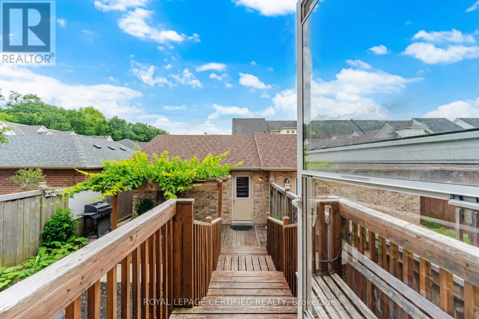 3555 EGLINTON AVENUE W - 32