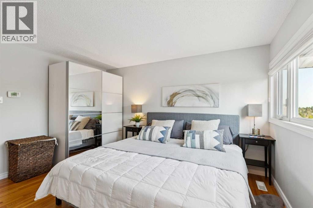 1515 Lake Bonavista Drive SE - 25