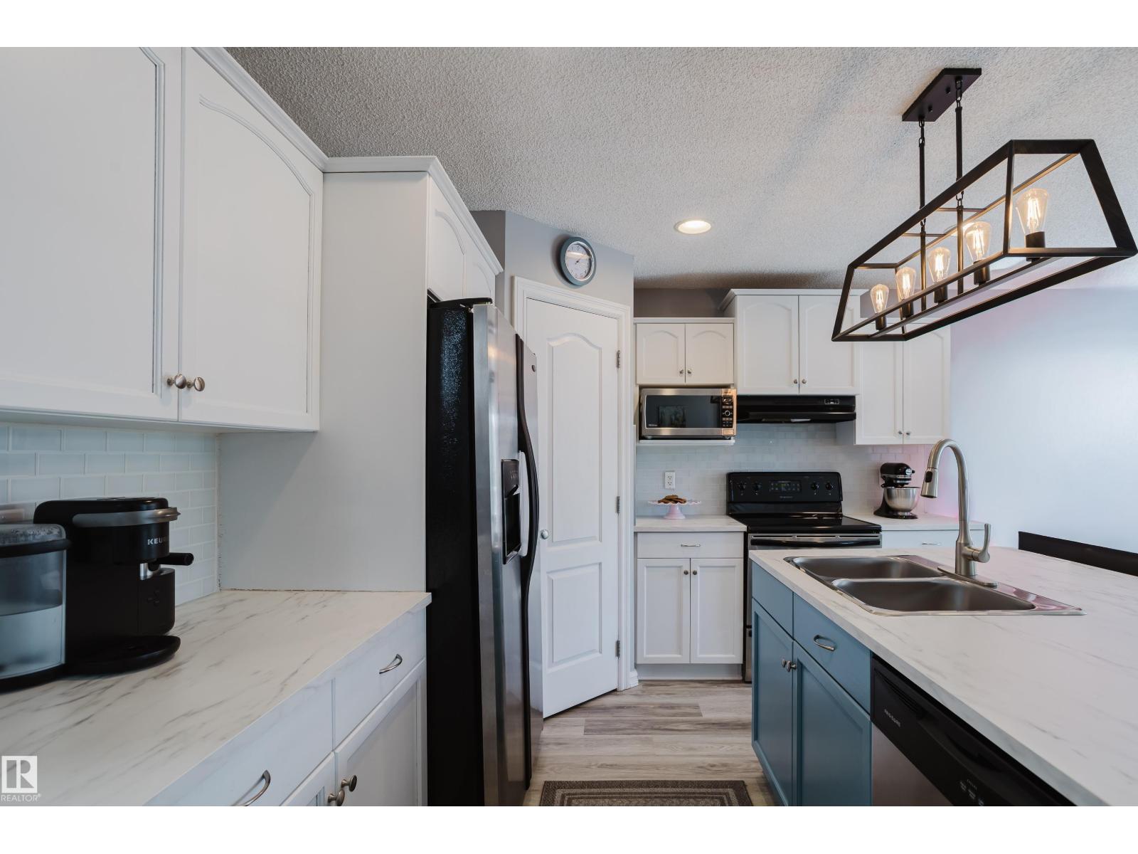 8307 6 AV SW - Image 11