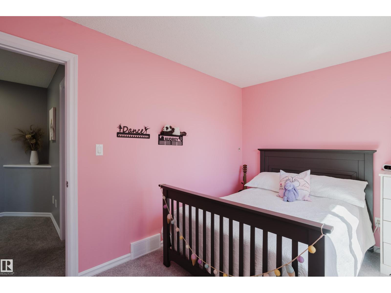8307 6 AV SW - Image 28