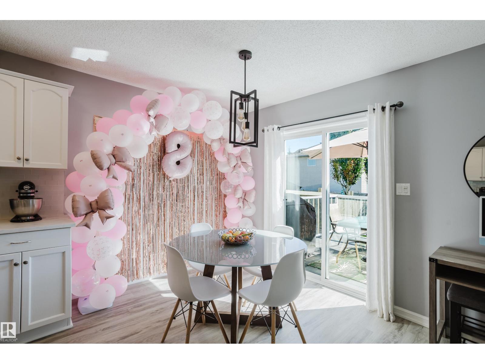 8307 6 AV SW - 12