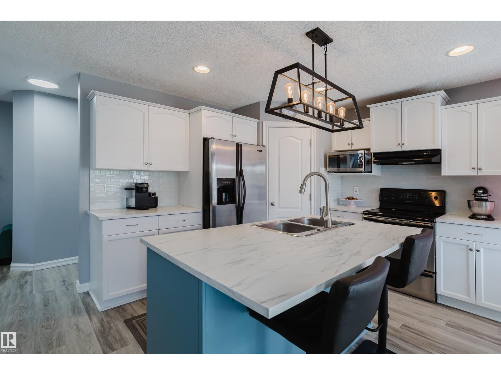 8307 6 AV SW - 7