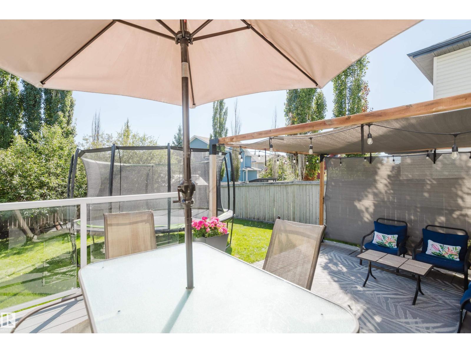 8307 6 AV SW - 36