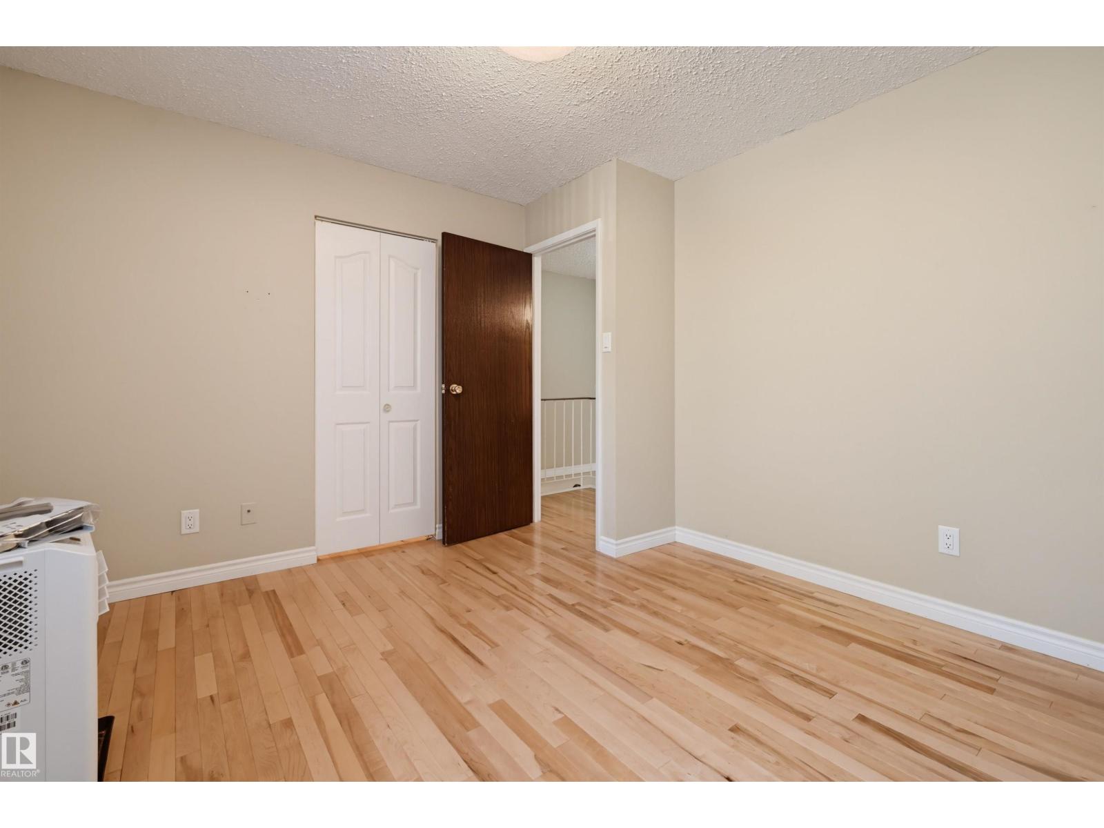 #139 10633 31 AV NW - 19