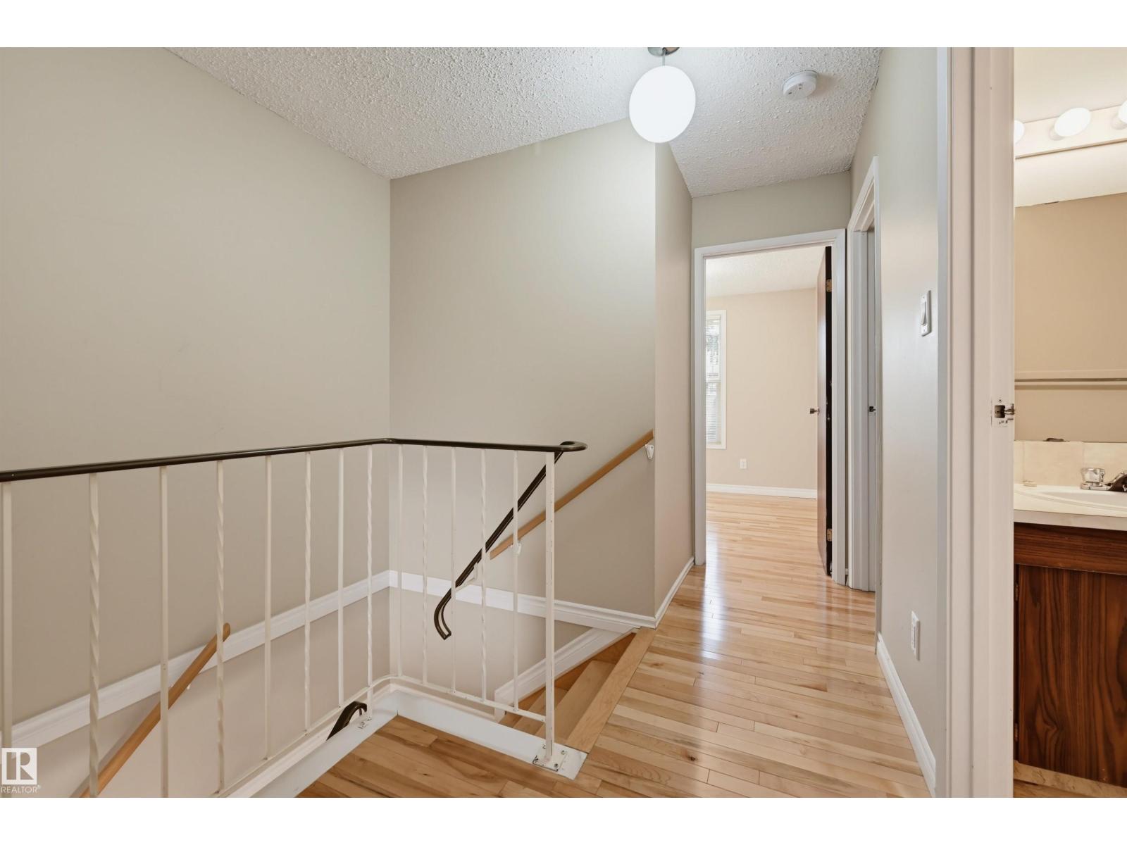 #139 10633 31 AV NW - 15