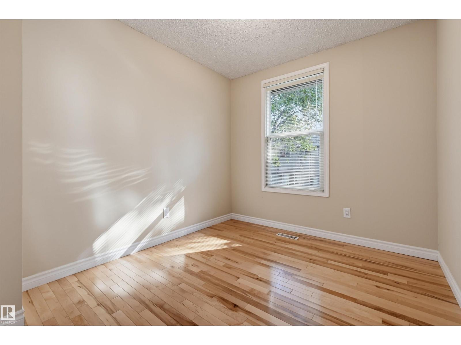 #139 10633 31 AV NW - 21
