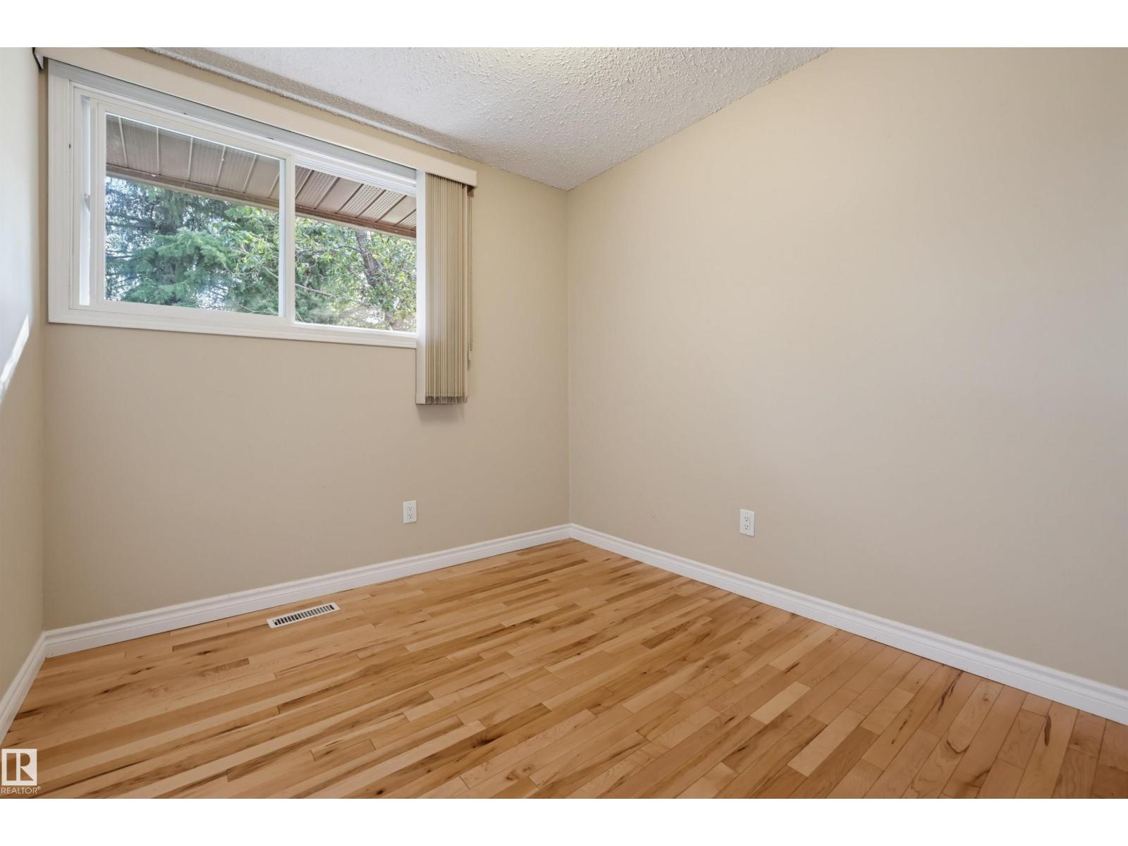 #139 10633 31 AV NW - Image 23