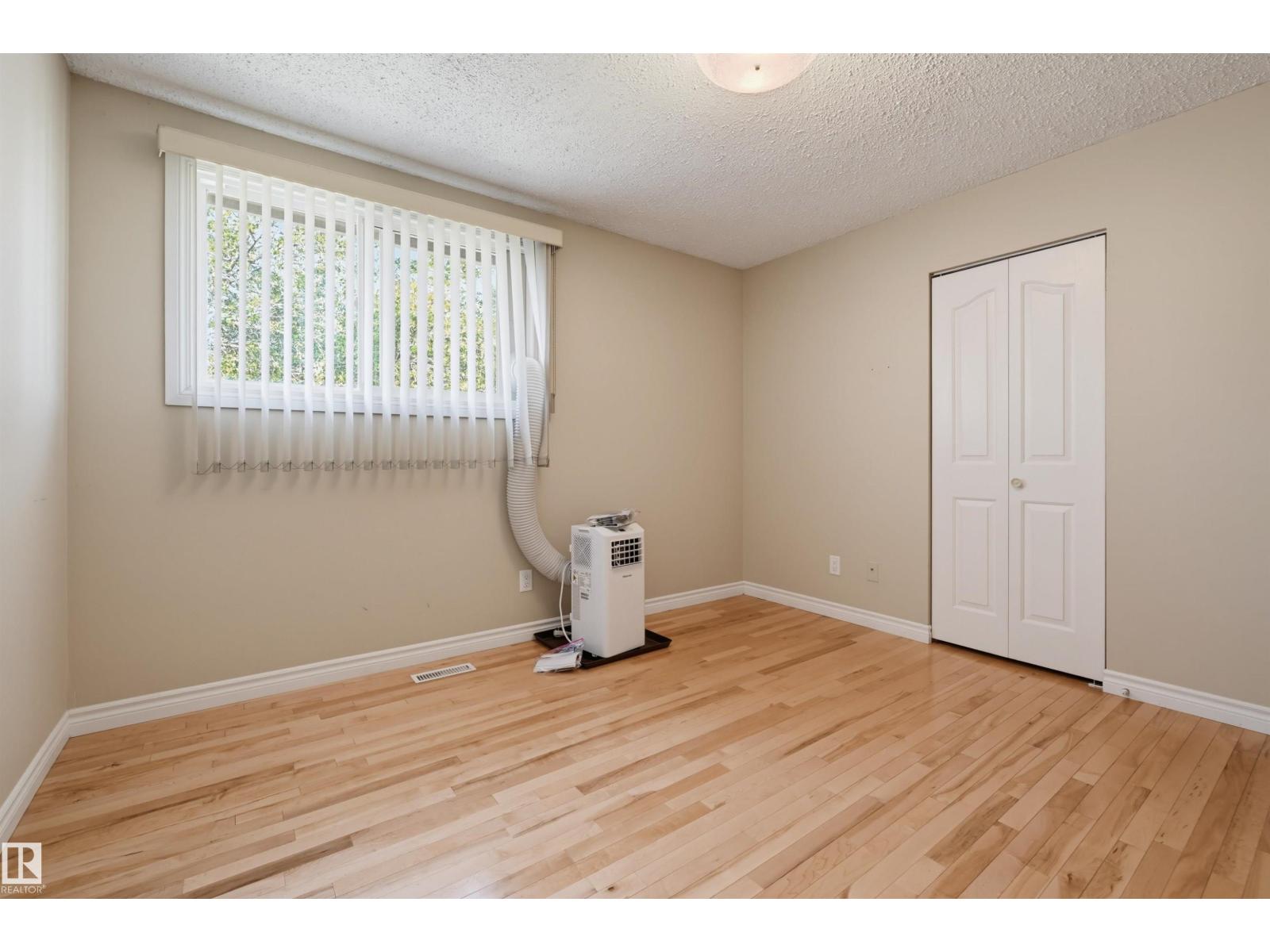 #139 10633 31 AV NW - Image 18