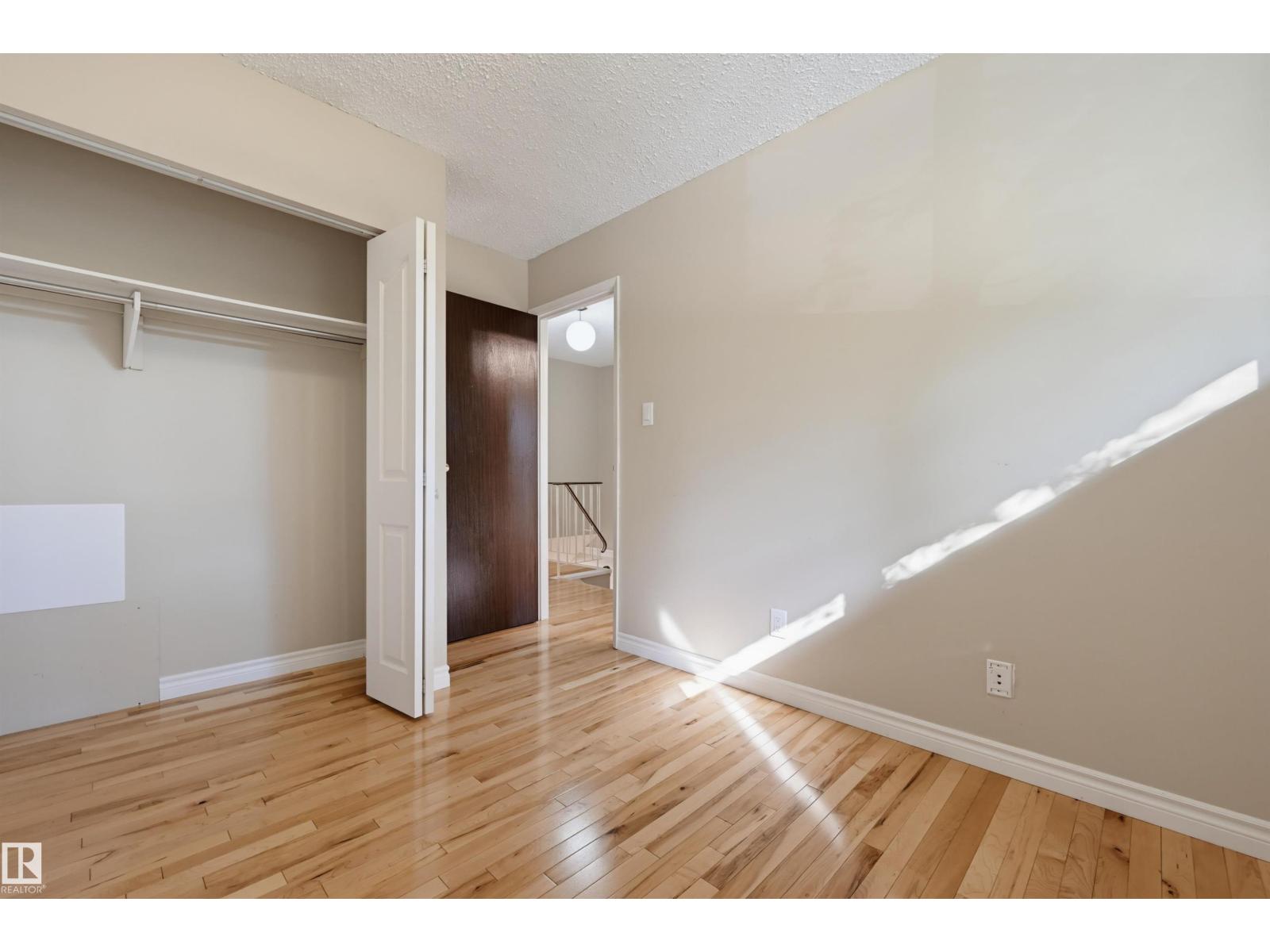 #139 10633 31 AV NW - Image 24