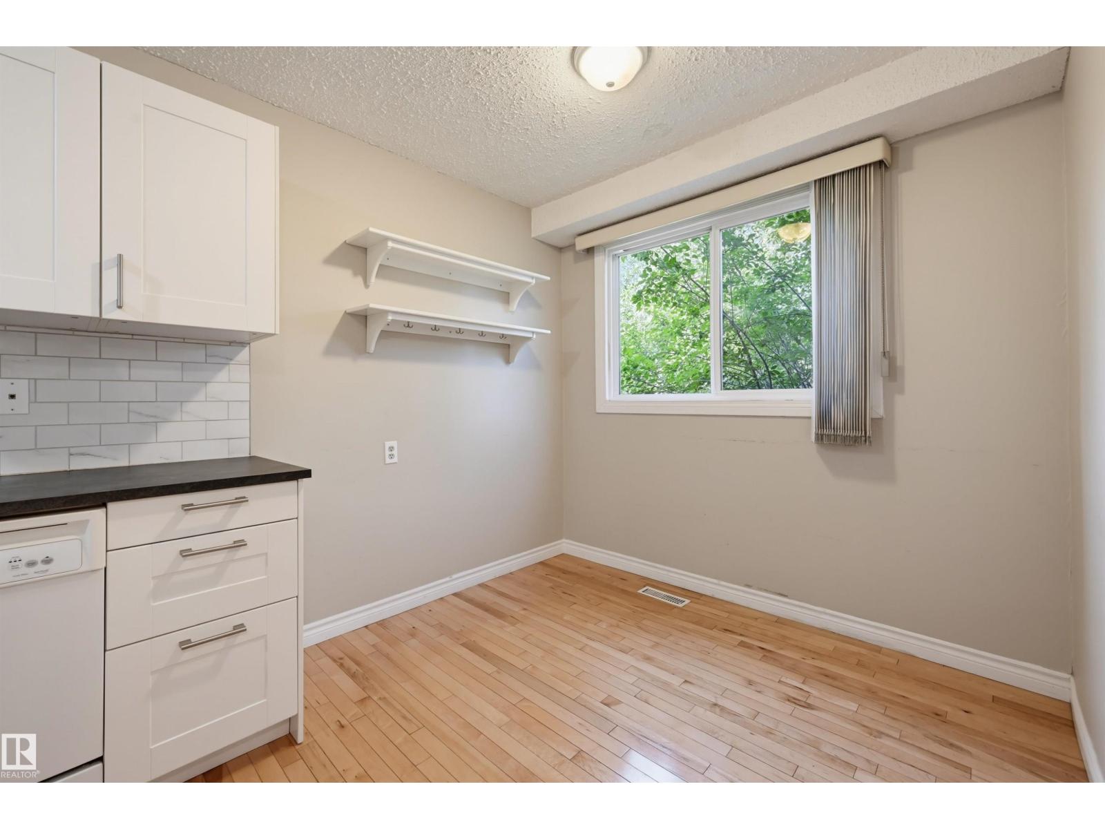 #139 10633 31 AV NW - Image 6