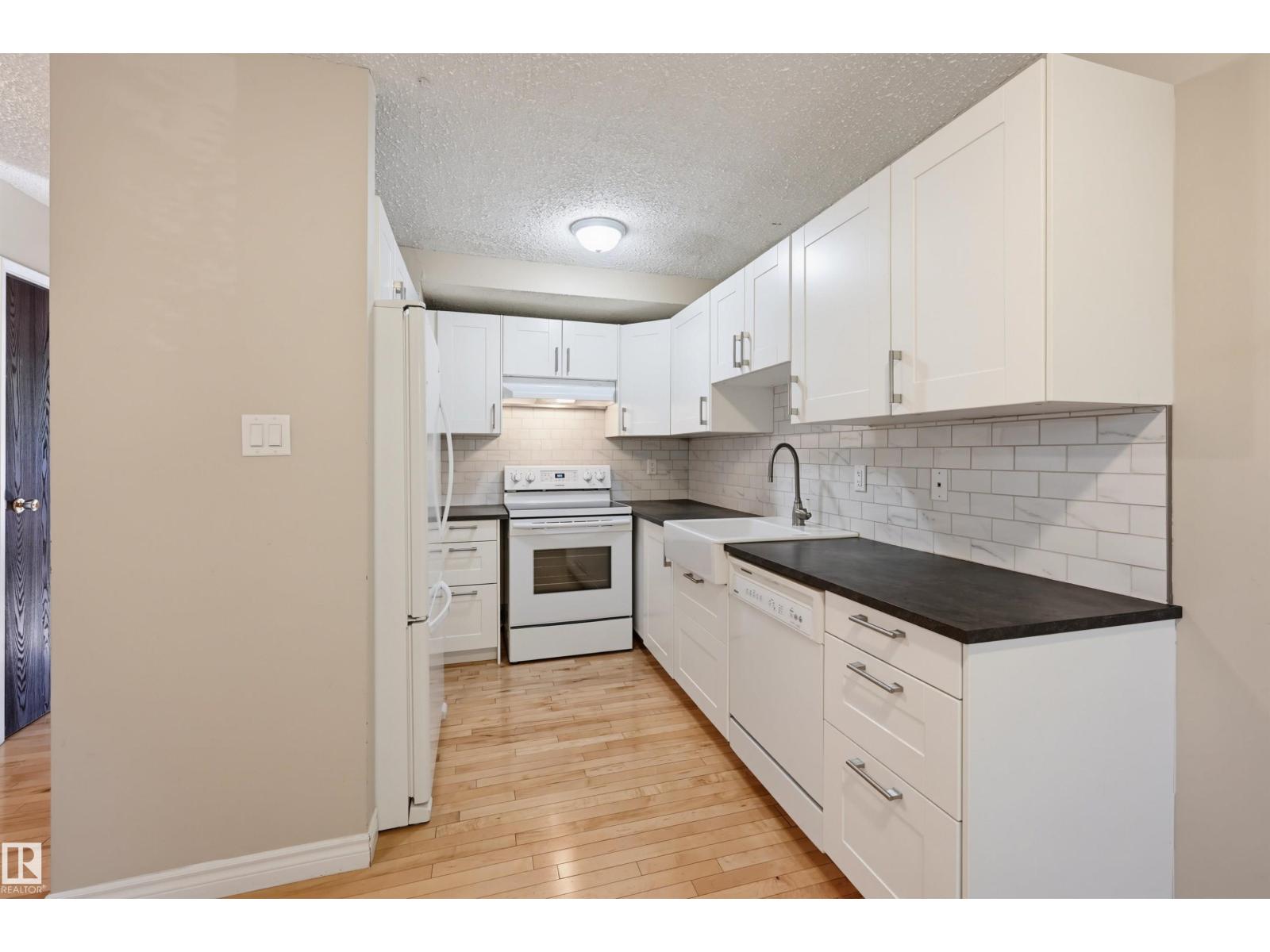 #139 10633 31 AV NW - Image 9