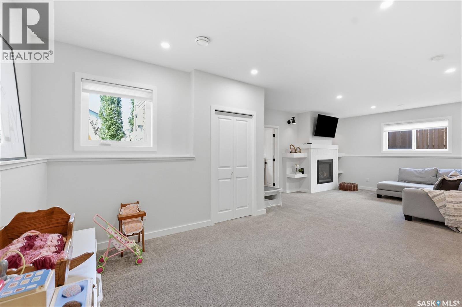 315 Underhill BEND - 25