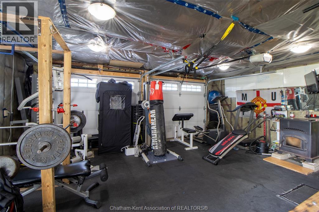 100 Taylor AVENUE - 24